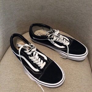 Women's Size 9 Classic Vans
